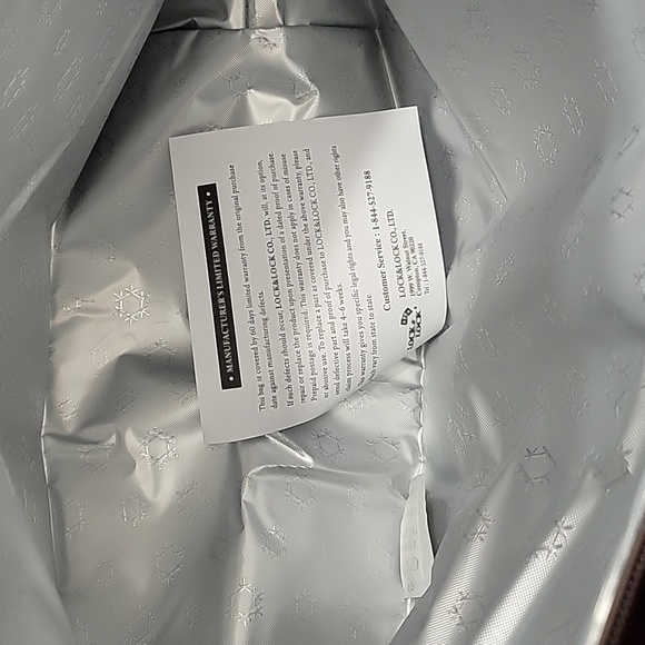 LocknLock 5 Storage Containers and Insulated Zippered Tote | Wine | NWT - Picture 6 of 11